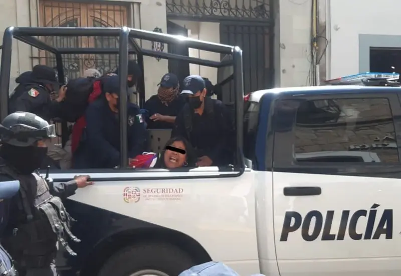 mujer-detenida 