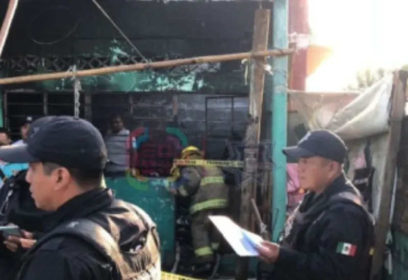 policias_rescataron_a_menores_incendio 