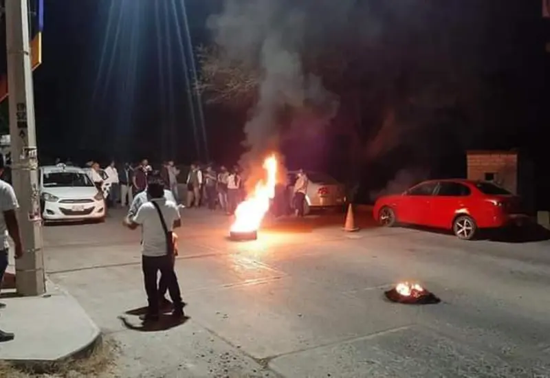 manifestantes-incendio-ado5