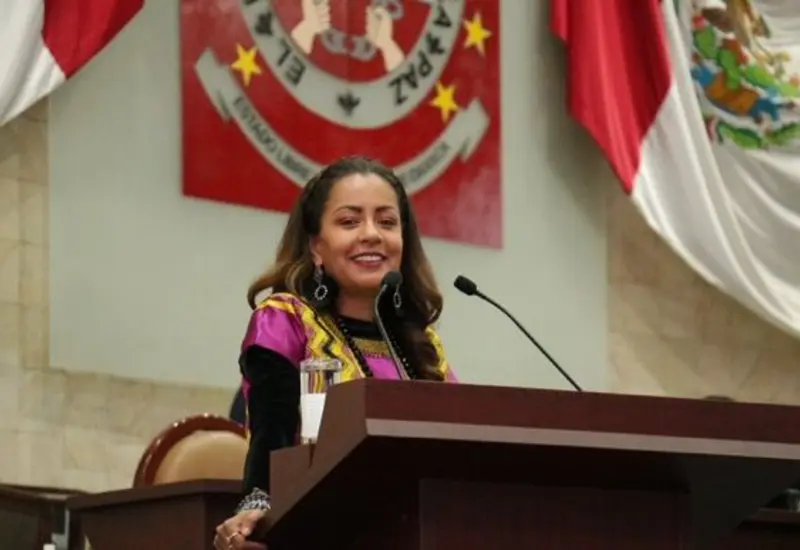 mariana_benitez_portada