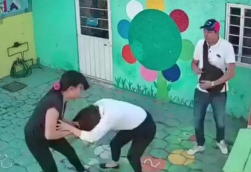 padres_agreden_a_maestra_kinder