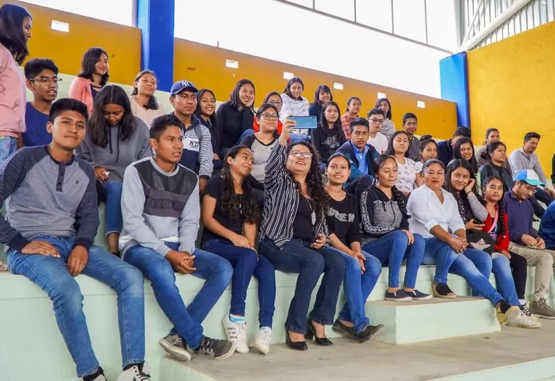 Minera-Cuzcatlán-becas2