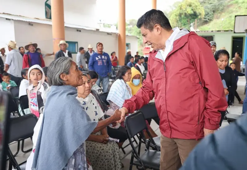 Salomón Conviviendo con la comunidad