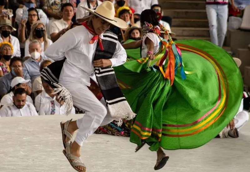 guelaguetza_mas_comercial