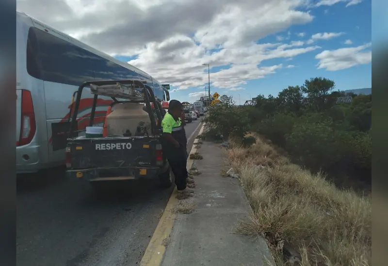 Camioneta con Rotoplas