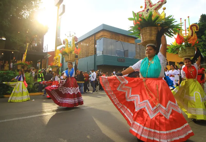  Ve sector empresarial que la máxima fiesta de los oaxaqueños podría verse empañada por movilizaciones del magisterio.