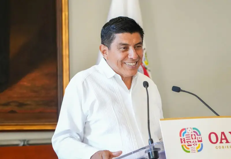 Salomón Jara en conferencia