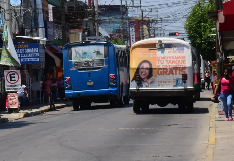 calle-camiones