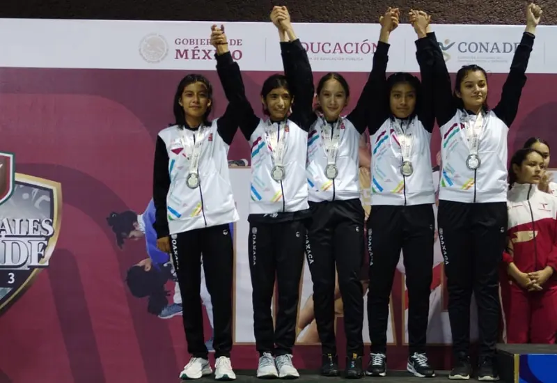 plata_equipo_femenil_taekwondo
