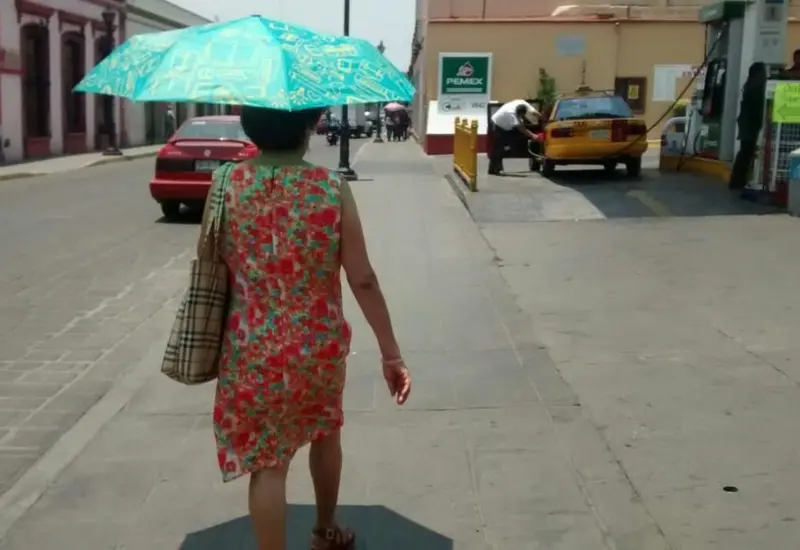 mujer-caminando