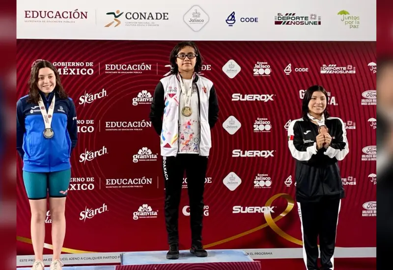sahara_monroy_gana_oro_natacion