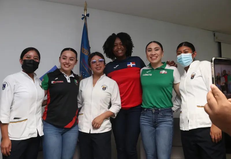 comparten_experiencias_karatecas_uabjo