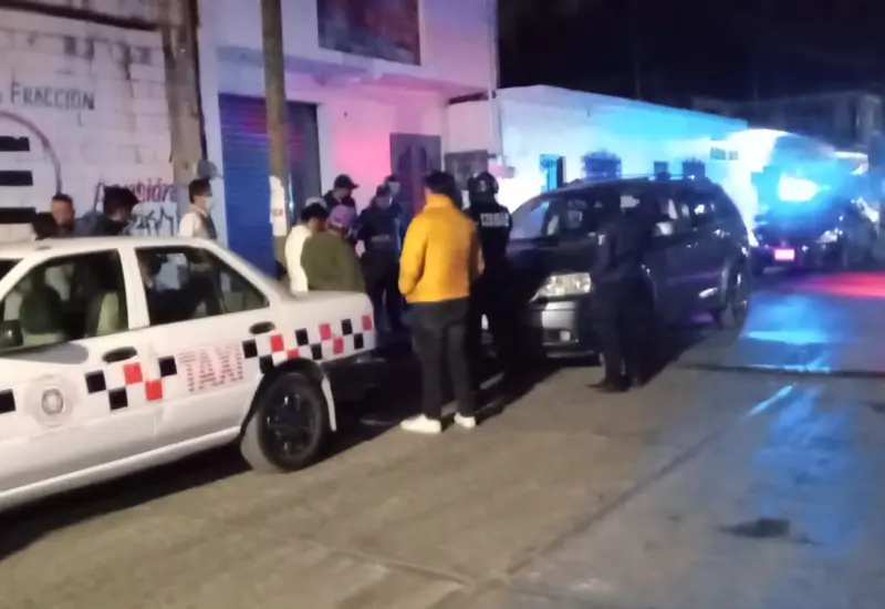acidente-taxi-camioneta1