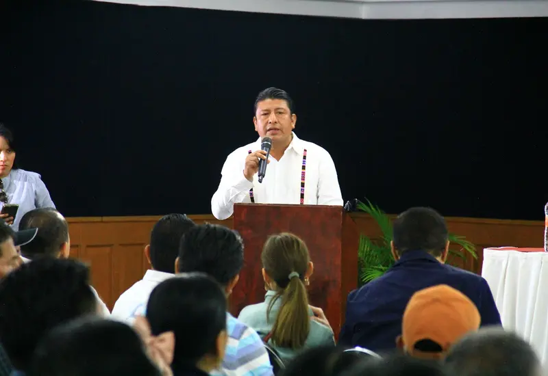 hombre-hablando
