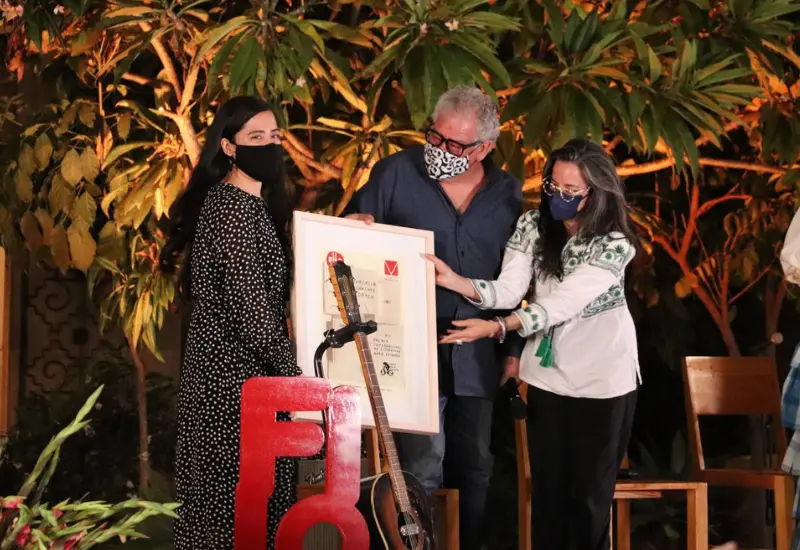 premio_internacional_literatura_aura_estrada