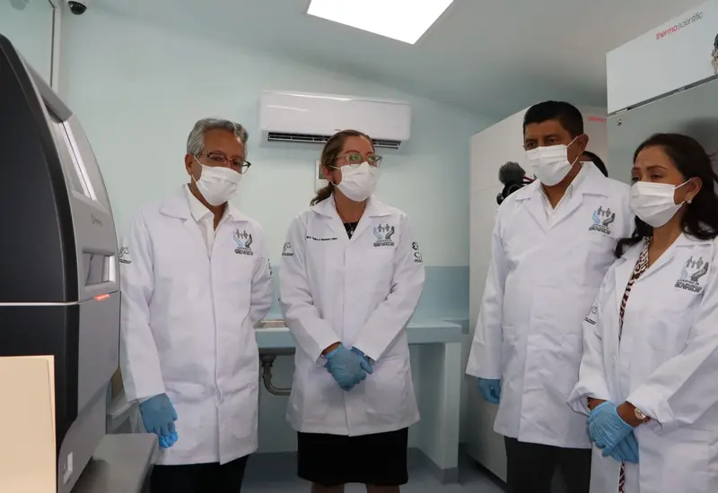 inauguran_laboratorio_de_genetica