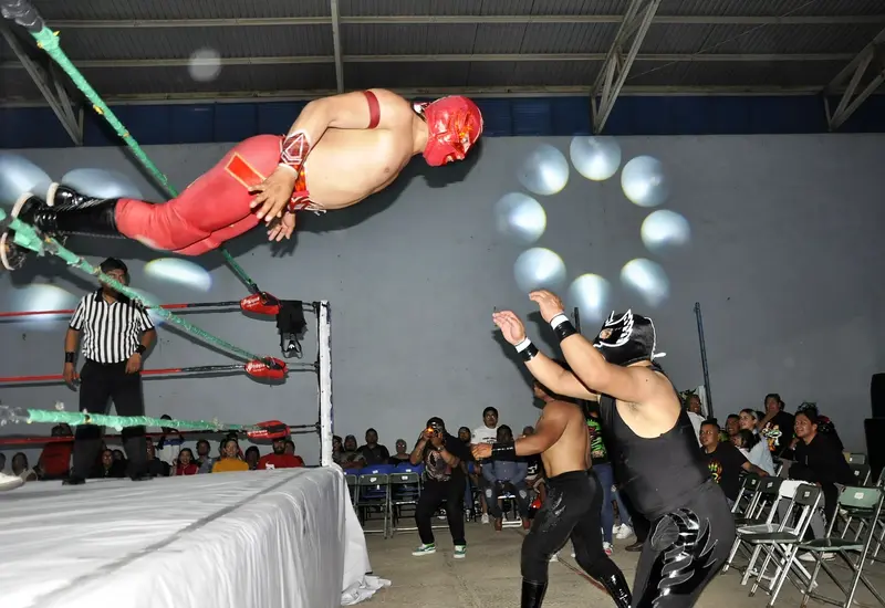 rojo_vuela_sobre_challenger_junior