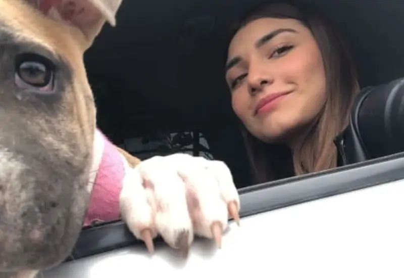 camila_y_su_duena