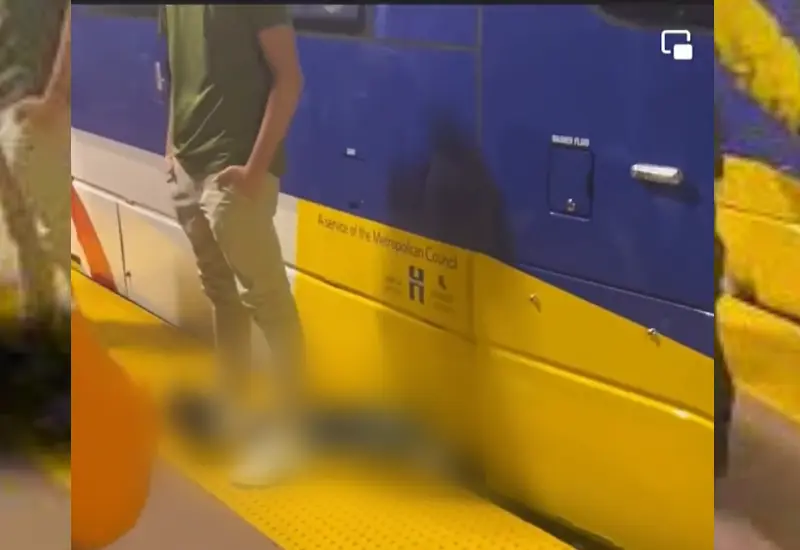 hombre_queda_prensado_en_metro