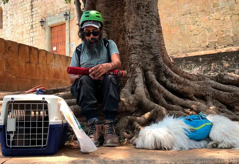 hombre- con-mascota 