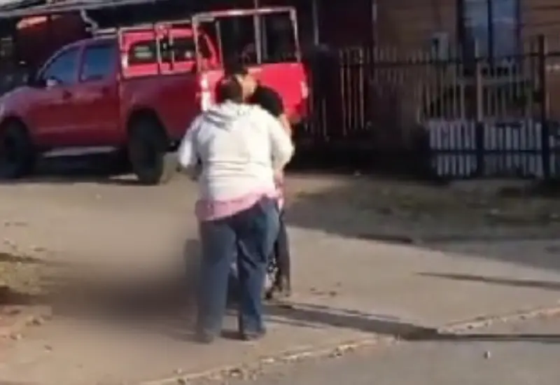hombre_ultima_hermano_arma_punzocortante