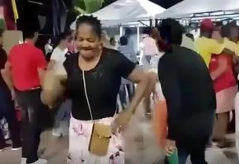 madre_muere_infartada_bailaba_hijo