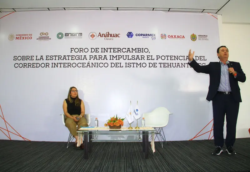 foro-anahuac-corredor5