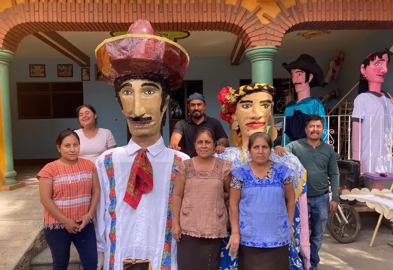 familia_martinez_continua_tradicion_monos