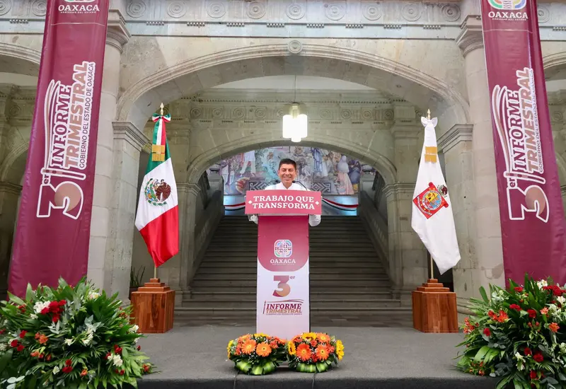 Salomón Jara en conferencia