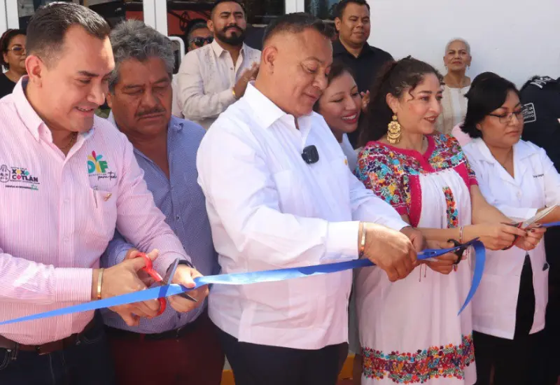 chente_inaugura_clinica_municipal_xoxo