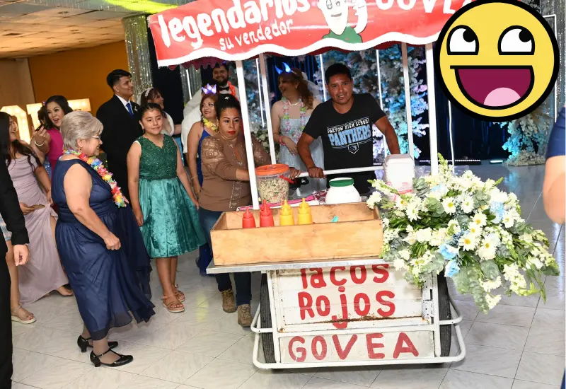 ofrecen_tacos_rojos_en_boda