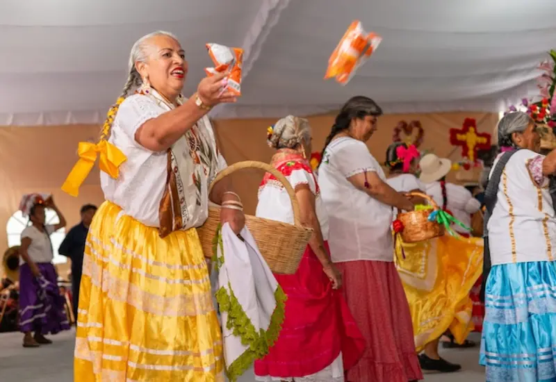 reconoce_dif_adultos_mayores_guelaguetza