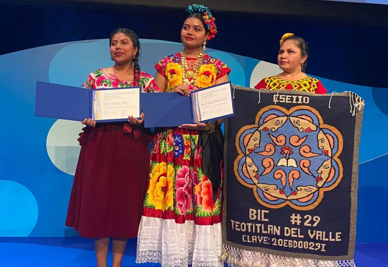 estudiantes_oaxaqueñas_reciben_premio_intenacional