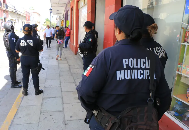policias