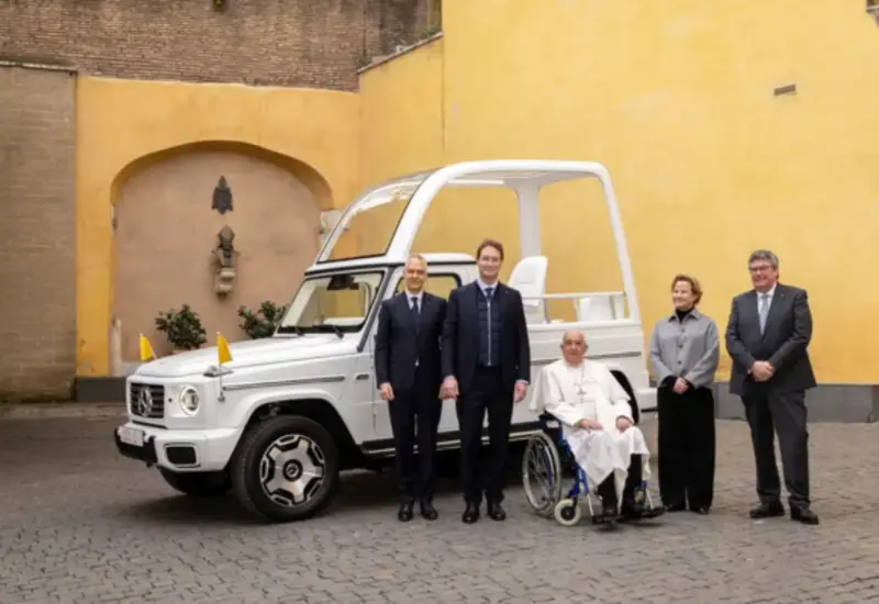 vaticano_auto_moderno