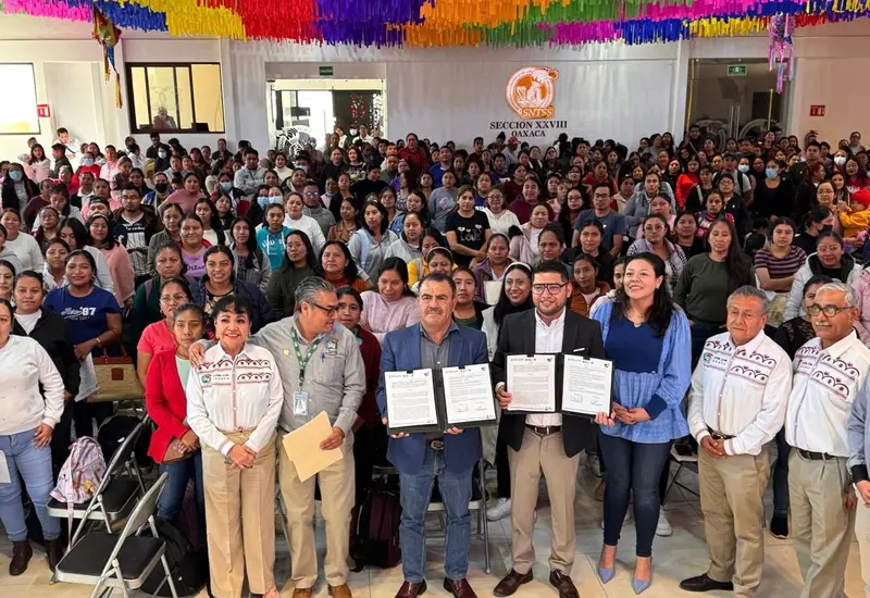 El Director General del INEA, Armando Contreras, agradeció el compro- miso y describió la ruta para la realización de la enorme tarea.