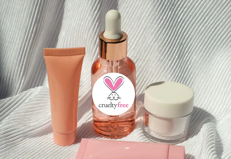 Esto significan los símbolos de las etiquetas de uso cosmético, según Profeco