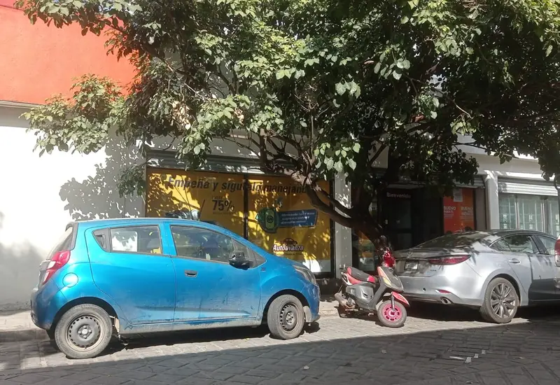 Sujetos armados ingresaron a la sucursal del Monte de Piedad en la calle de Rayón de la ciudad capital y consumaron un atraco.