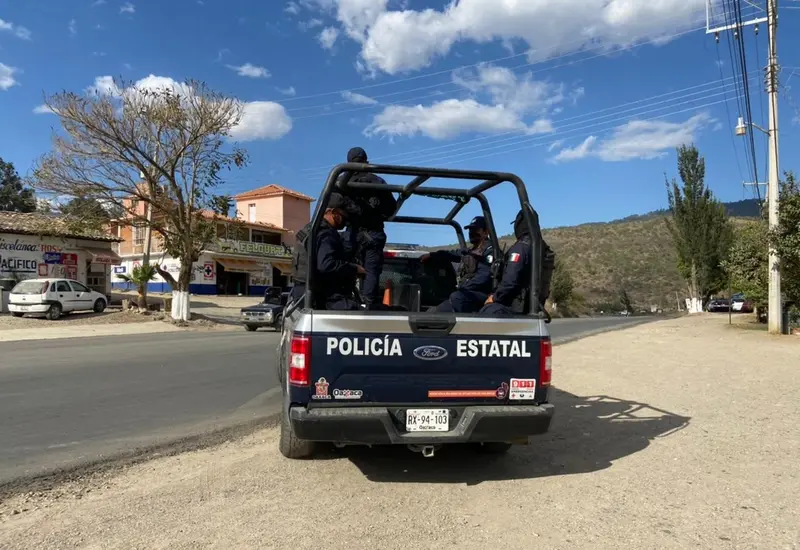 Con dinero y municiones aseguran a dos personas en Huajuapan