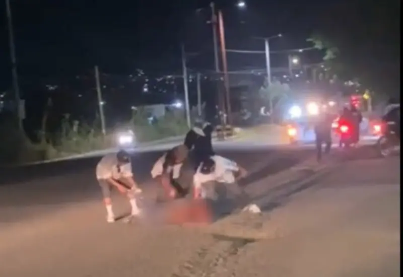El asesinato ocurrió frente a la estación de gasolina, en jurisdicción de Cuilápam de Guerrero.
