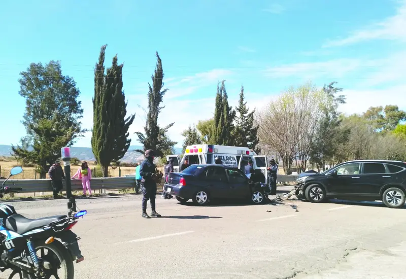 Una mujer fallecida y cuatro lesionados fue el saldo del percance en Asunción Nochixtlán.