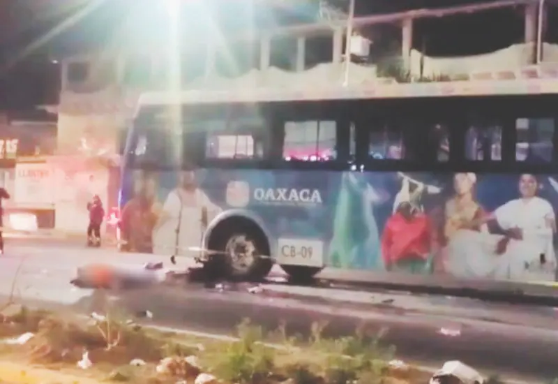 El conductor del autobús quedó a disposición del agente del Ministerio Público mientras se deslindan responsabilidades.