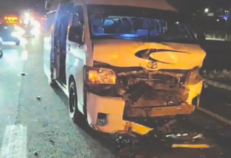Urban de Huajuapan se ve involucrada en accidente.