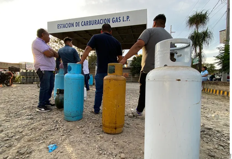 La situación ésta generada por la incapacidad de la empresa gasera para cubrir toda la demanda