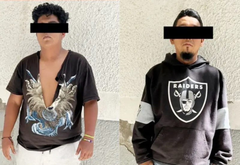 Miguel “NN” y Juan Alberto “NN” de 18 y 30 años de edad, fueron detenidos en San Pedro Ixtlahuaca al portar una pistola calibre 22.