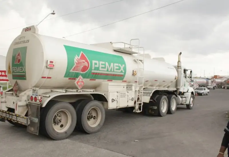 Gasolineros indican que el retraso en el abasto de combustibles se vive cada fin de año.