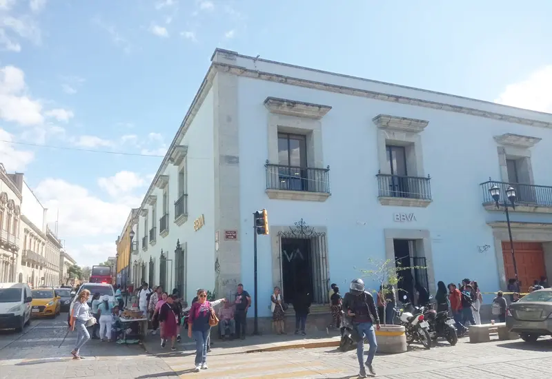 Un supuesto robo ocurrió en el banco Bancomer ubicado en el centro histórico de la ciudad capital.