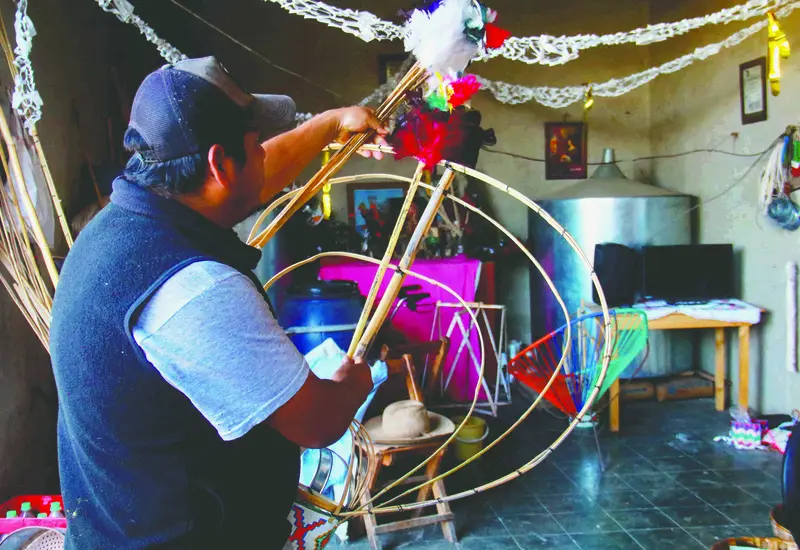 tejer-plumas-oaxaca-nvi