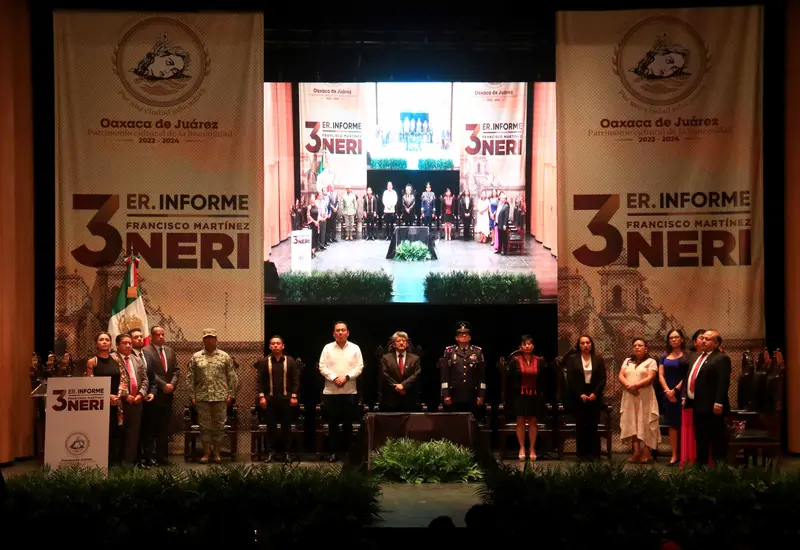  Francisco Martínez Neri presentó su Tercer Informe de Gobierno Municipal en el Teatro Macedonio Alcalá.