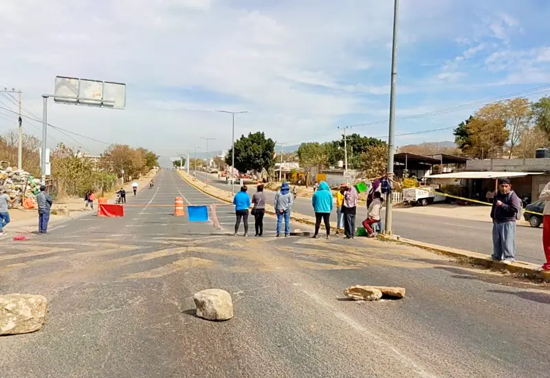 bloqueo_pobladores_santa_maria_coyotepec